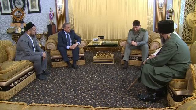 Рамзан Кадыров принял делегацию из Узбекистана смотреть онлайн