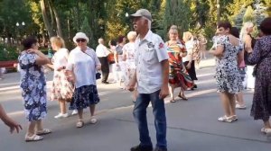 КАРЕГЛАЗАЯ КОЛДУНЬЯ! СЧАСТЛИВЫЕ МОМЕНТЫ ИЗ ПАРКА ГОРЬКОГО ХАРЬКОВ.mp4