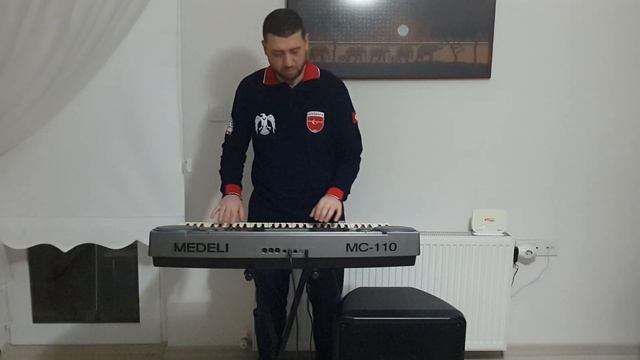 GÜZ GÜLLERİ - MEDELI MC-110 & YAMAHA DBR 15 - CANLI PERFORMANS смотреть онлайн