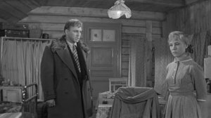 Дуришь издеваешься всю душу ты мне вымотала.   х/ф Девчата (1961)