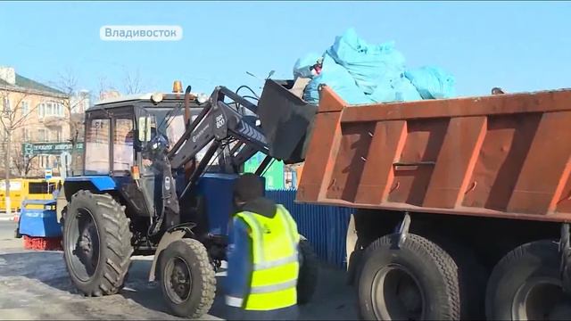 С берегов реки Объяснения вывозят тонны мусора смотреть онлайн