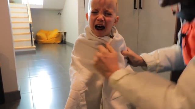 С другом Mister Tisha! смотреть онлайн