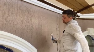 Как мы наносим короед на фасад дома