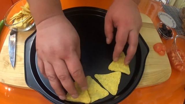 Пицца из чипсов начос.  Pizza With Nachos Chips.