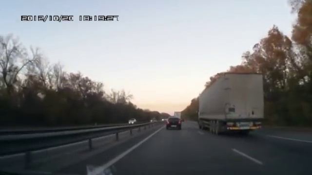 Дурак на дороге. Родителям гос. номера T100OA 161 rus. смотреть онлайн