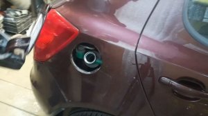 как снимается лючок бензобака шкода фабия 2