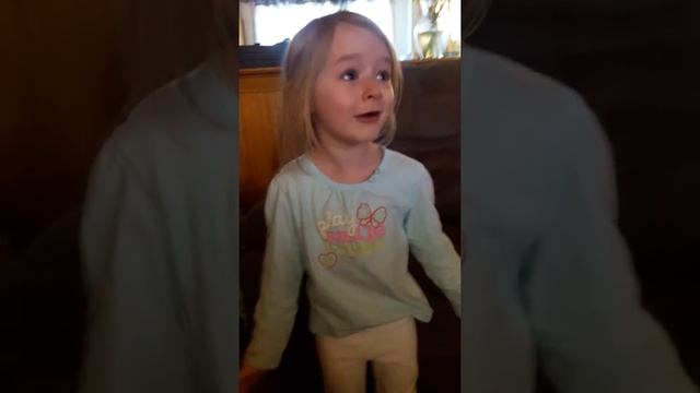 LITTLE GIRL'S EPIC REACTION TO BEAUTY AND THE BEAST! (FREAKOUT) SURPRISE! HEARTWARMING | TEARS смотреть онлайн