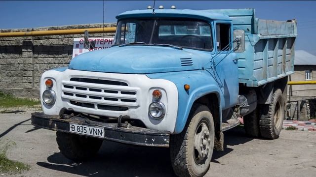 Почему грузовики ЗИЛ-130 красили в голубой цвет смотреть онлайн
