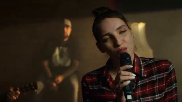 Баста ft. Daria Yanina - Зажигать (Live, Acoustic) смотреть онлайн