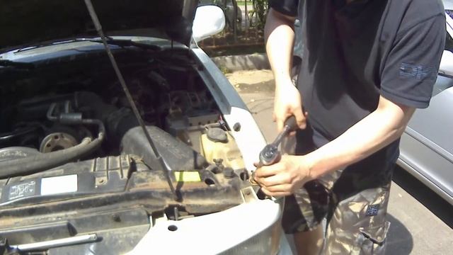 GMC Jimmy - Как снять передние крылья для ремонта и покраски? Где купить хорошую краску по коду? смотреть онлайн