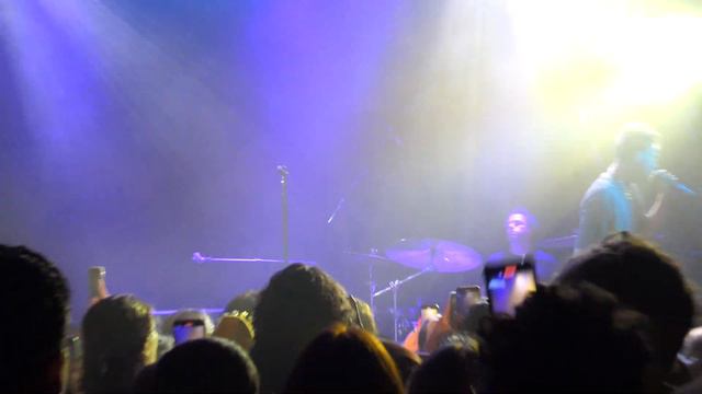 FINNEAS - Opening - Live at The Troubadour Los Angeles 14Jul22 смотреть онлайн