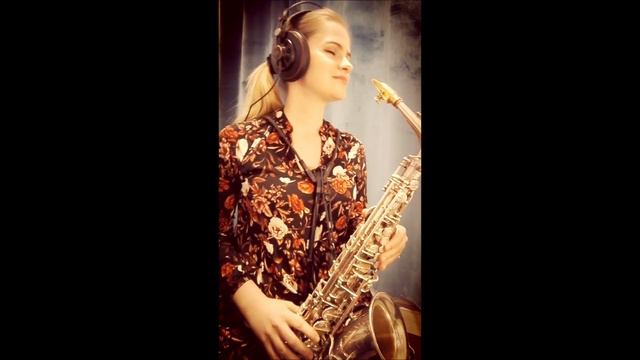 Dzisiaj w Betlejem// Nastya SAX// saxophone version// instrumental// polska saksofonistka смотреть онлайн
