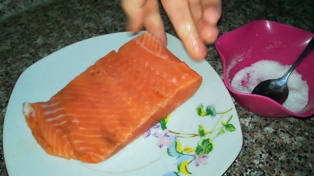 Как Солить Красную Рыбу (Очень Быстро и Просто) How to Salt Salmon, смотреть онлайн