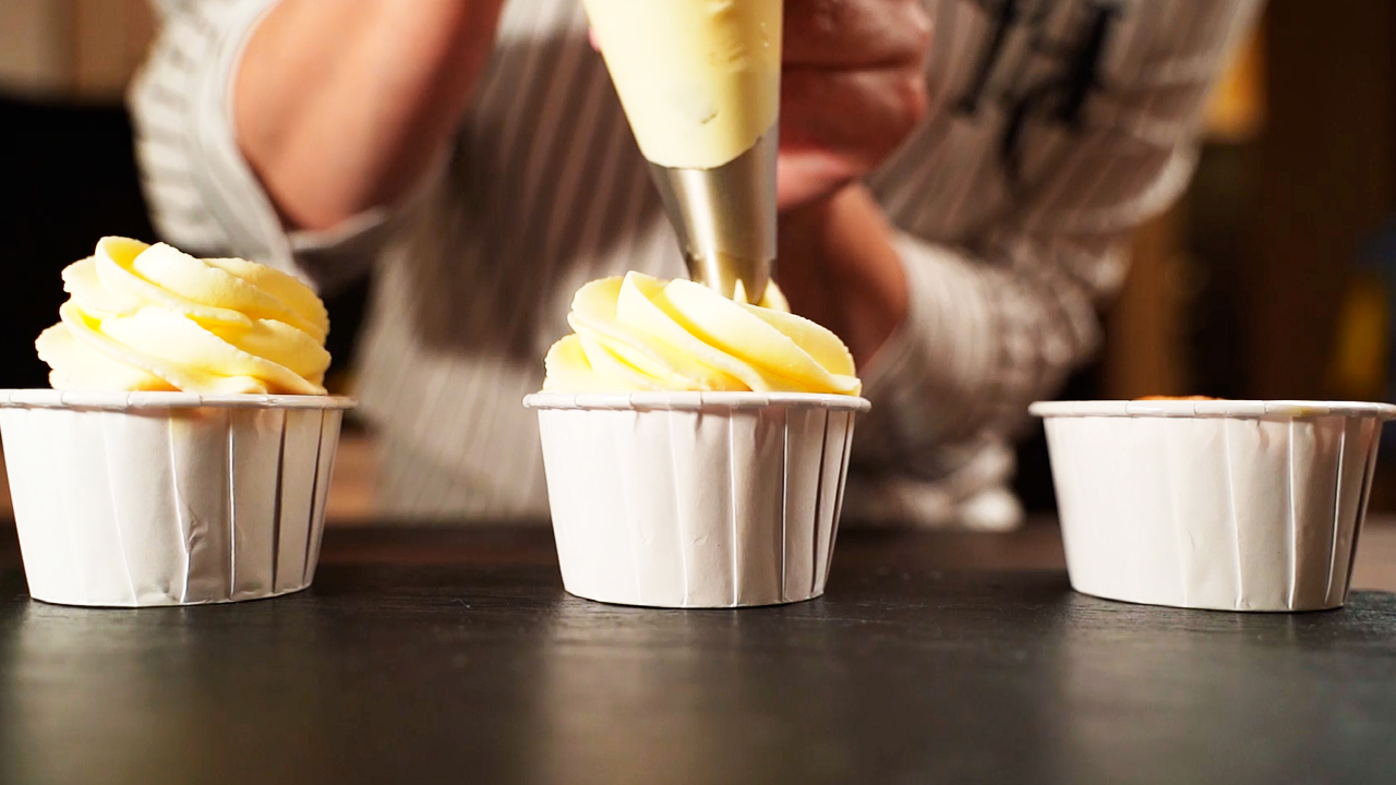 Секретные Капкейки - Морковь и Грецкий орех. смотреть онлайн