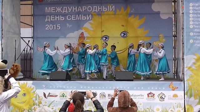 Русский сувенир. У Адмиралтейства 16.05.2015 смотреть онлайн
