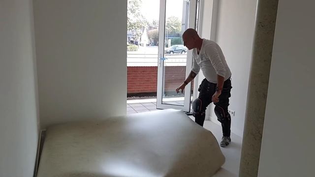 linoleum leggen in je woning. Nog steeds heel mooi en natuurlijk. смотреть онлайн