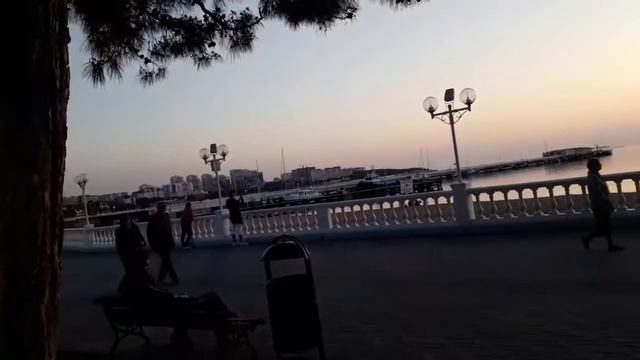 #геленджик# Автовокзал.Тонкий мыс. Прогулка с Люси. Вечерняя набережная. смотреть онлайн