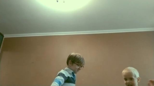 ФРАЙДЕЙ НАЙТ ФАНКИН в реальной жизни амонг ас монстр😱 смотреть онлайн