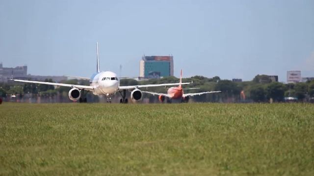 PR-GIT Taking Off Rwy 13 SABE AEP Boeing 737-809 GOL SMILES смотреть онлайн