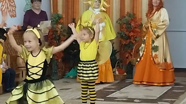 Танец пчёлок в детском саду смотреть онлайн