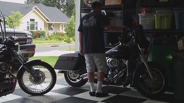 2011 Harley Street Glide 103" w/ Vance&Hines big radius pipes, Big City Thunder Monster Baffels смотреть онлайн