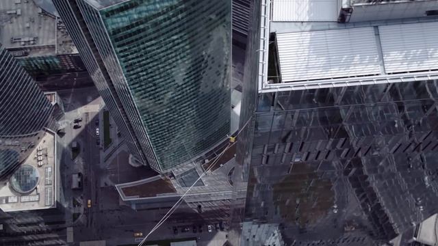 Would You Walk this 1000ft Slackline? - Guinness World Records смотреть онлайн