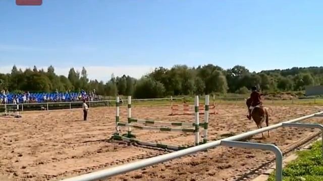 В деревне Ермолино прошел традиционный конно спортивный праздник смотреть онлайн
