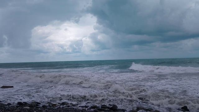 на берегу моря - такое разное море в июне 2022 лазаревское.mp4 смотреть онлайн