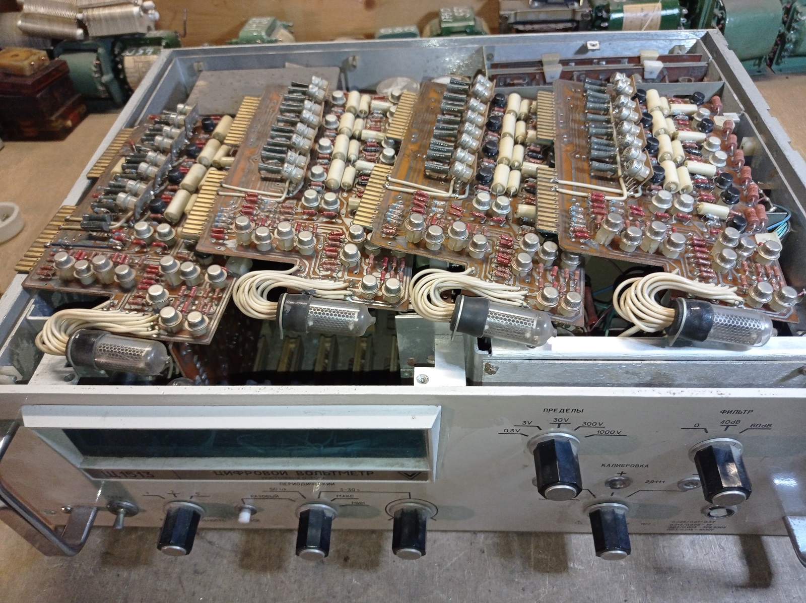 ЗОЛОТО и ПАЛЛАДИЙ в вольтметре Щ1513. А может он ещё поработает? Приборы - радиодетали - драгметаллы смотреть онлайн