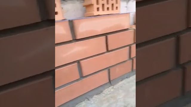 мастер кладки кирпича