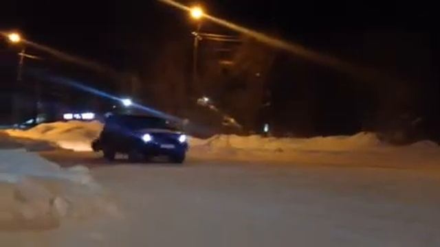 Полный привод красиво стелит TLC100