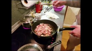 Окорок свиной на сковороде