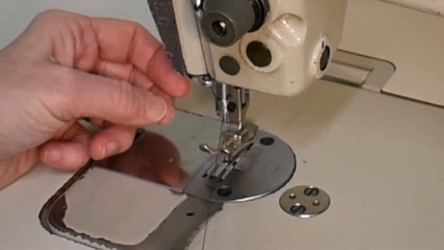 How to thread an industrial sewing machine and how to wind a bobbin using the attached bobbin winde смотреть онлайн