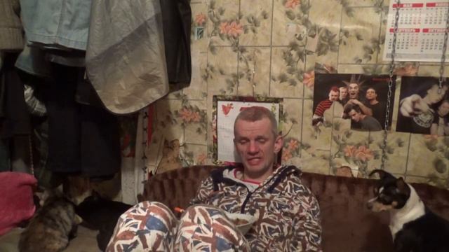 обжор мукбанг макароны с окорочком