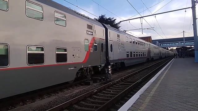 ВЛ10 - 1414 с пассажирским поездом №28 Симферополь - Москва смотреть онлайн