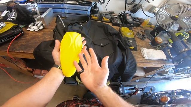 HOW TO INSTALL PROTECTIVE ARMOR INTO MOTORCYCLE RIDING GEAR смотреть онлайн