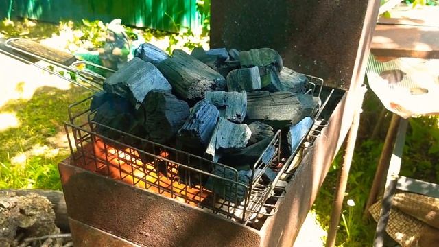 ?Как разжечь мангал с 1 спички за 3мин без химии и очистить решетки. Совет от Миши Щеглова ? :-) смотреть онлайн