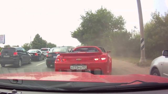 Две Camaro против обочечников смотреть онлайн