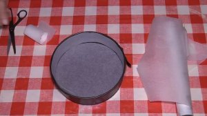 Как застелить разъемную форму пергаментом меньше чем за одну минуту!