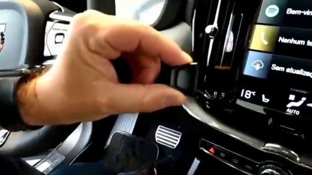 Veja em primeira mão a Volvo XC40 e saiba como funciona o multimídia Sensus dos veículos Volvo. смотреть онлайн