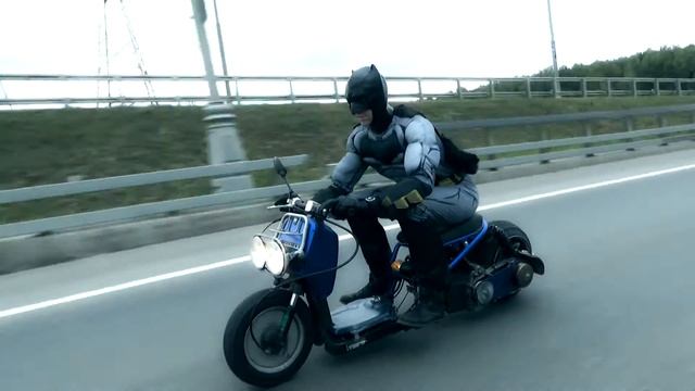Batman on bike - Customized Scooter Honda Ruckus - Бэтмен на Хонда Раккус смотреть онлайн