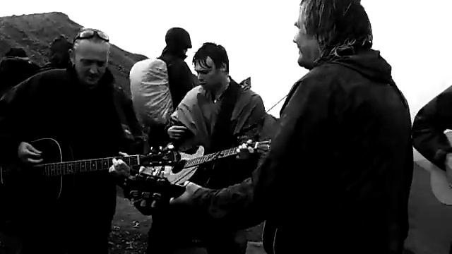 mike peters one guitar snowdon 6 june 18th 2012 392 смотреть онлайн