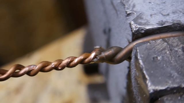 Не выбрасывайте свечи зажигания! Крутая идея из ПП трубы!