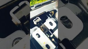 Рено Калеос_ не открывается задняя створка багажника