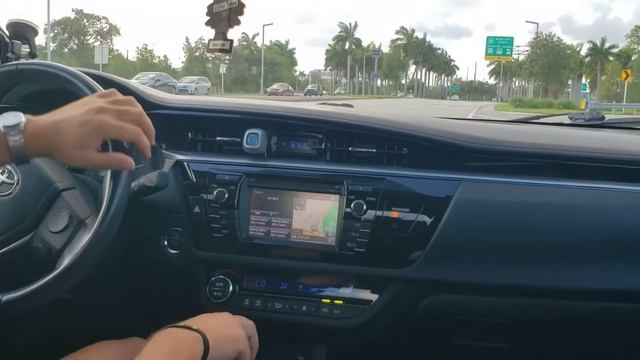 Toyota Corolla 2015 S Plus 6 Speed Manual смотреть онлайн