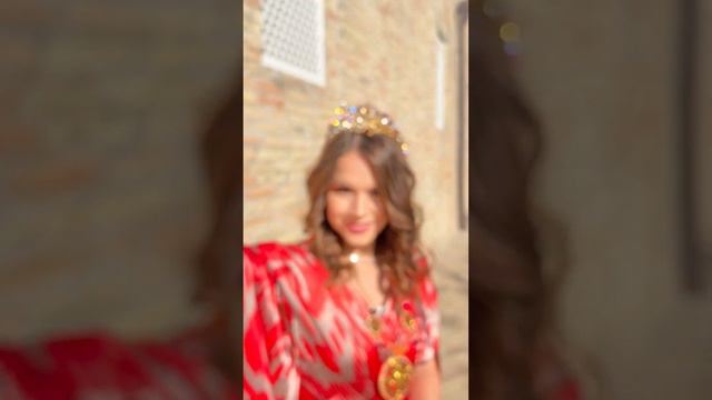 Как вам русская келин? Скоро расскажу, где взять такое платье на съемку.