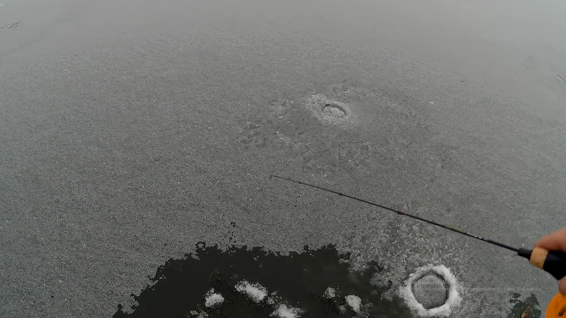 Чуть не провалился. Зимняя рыбалка на окуня смотреть онлайн