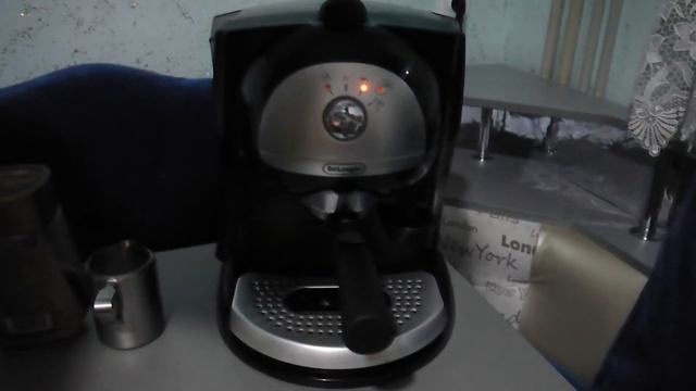 Кавоварка Delonghi EC 410 .B смотреть онлайн