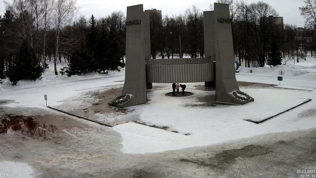 отморозки тушат огонь в парке победы смотреть онлайн