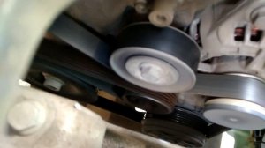 Шумит помпа поло седан